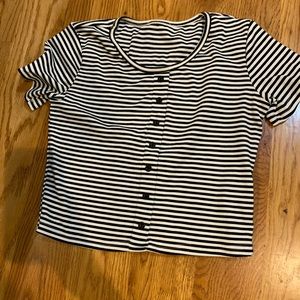 Women’s medium cropped shirt